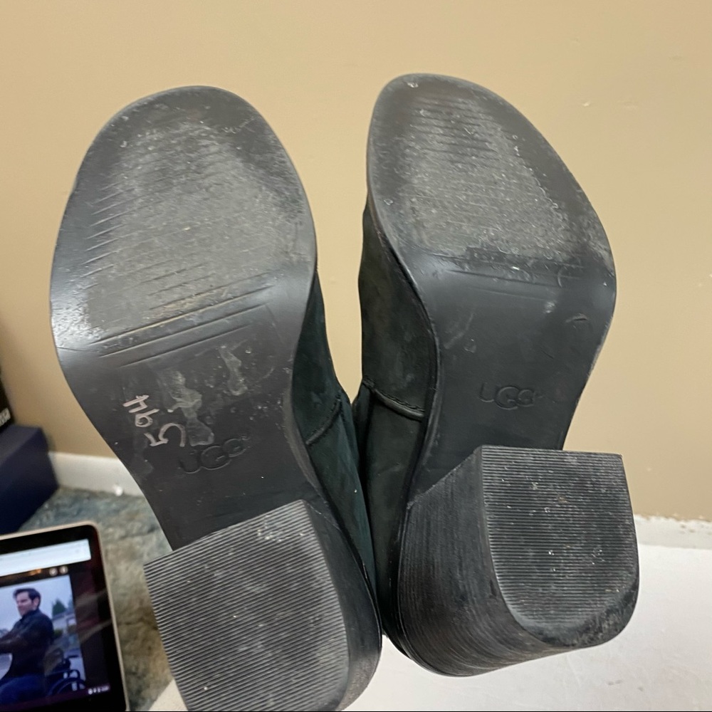 Ugg Black suede Pixley block heel boots ankle - Picture 7 of 8